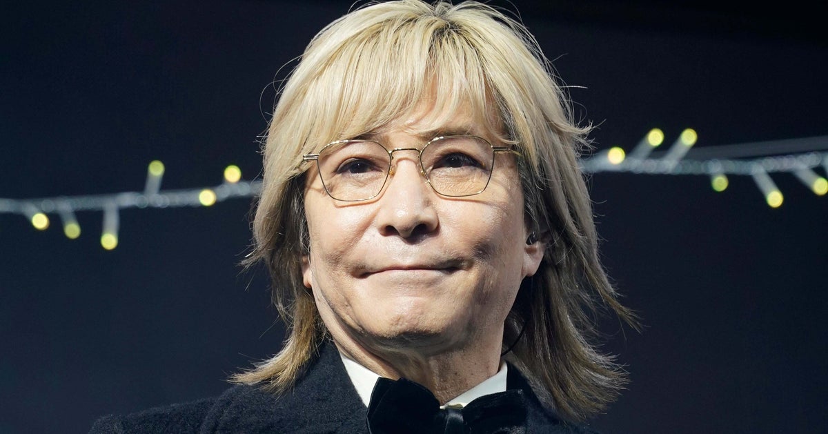 小室哲哉、食レポに挑戦する姿に「天然炸裂がすぎます」「逆に気になりすぎて素晴らしい食レポ」と反響