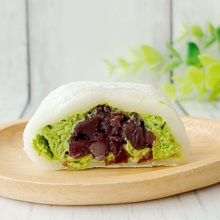 シャトレーゼ「宇治抹茶のホイップクリーム大福 北海道産小豆の粒あん入り」