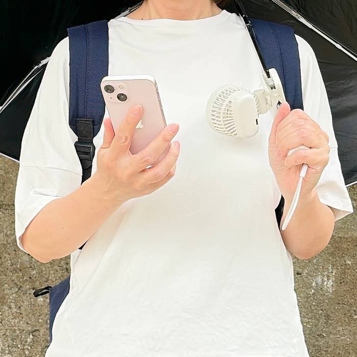 無印良品「置いても使える 充電式クリップファン ミニ」