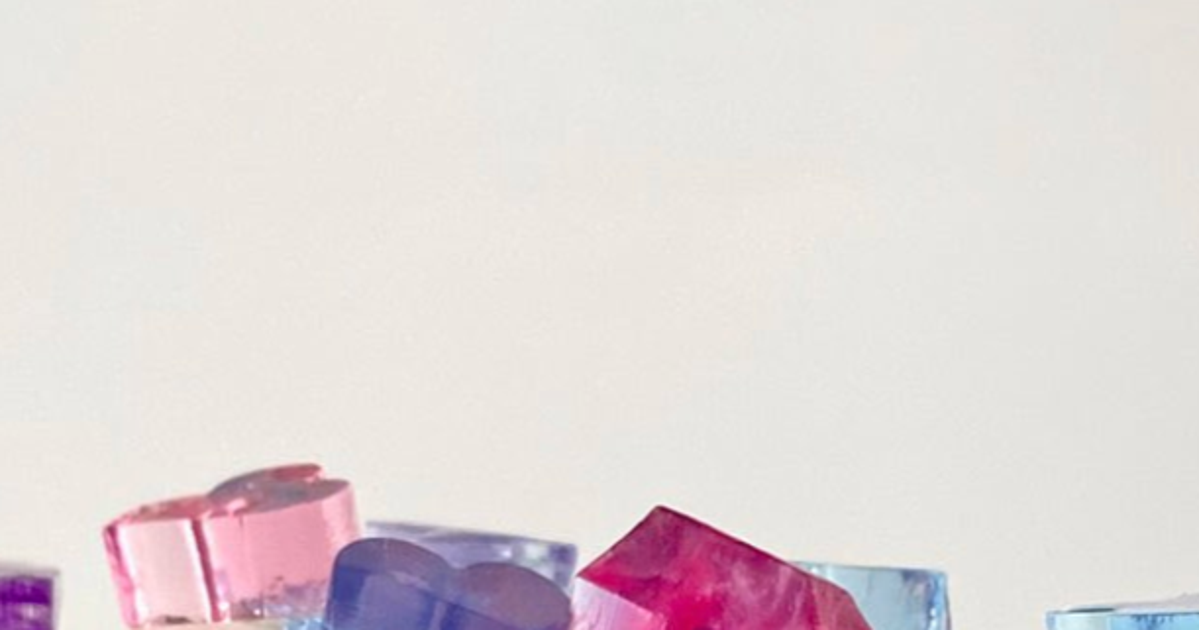 職人が手作りする「紫陽花のカッサータ」がアートすぎる!⇨断面できらめく寒天菓子が「まるで食べる宝石」と話題