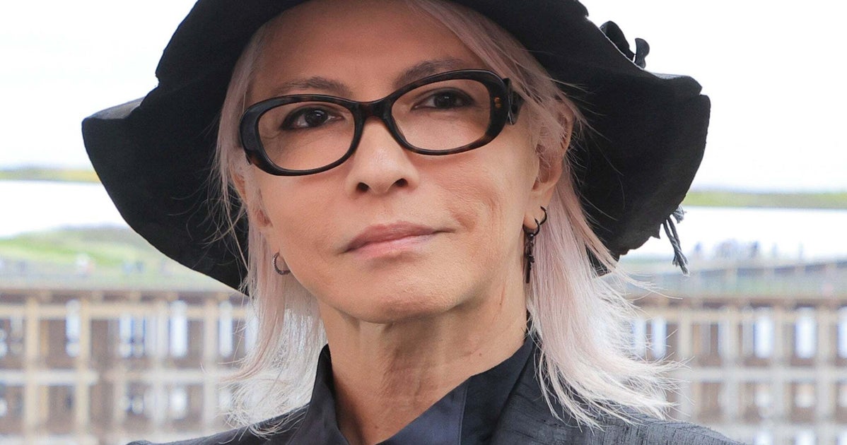 「HYDEを探せ」まさかのポーズにSNS騒然「日本では見られないお姿」「ヤバい」「ビックリです」