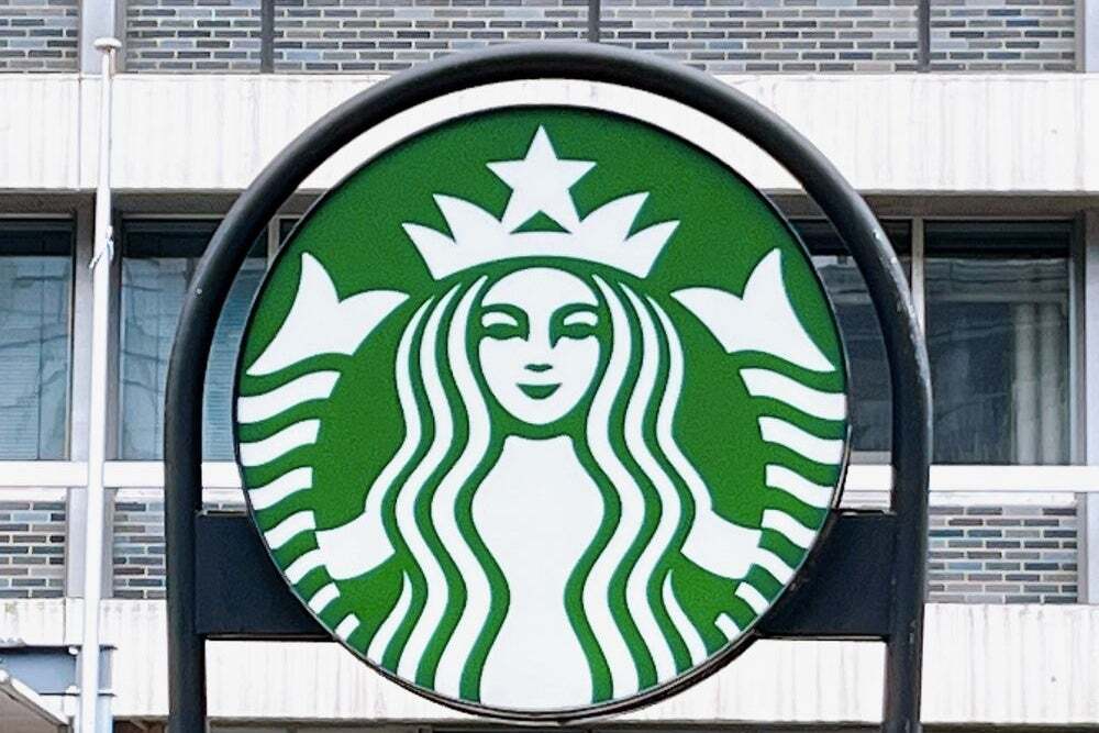 スタバ新作「30周年グッズ」第2弾をまとめてチェック！バナナ柄のカップや、ステンレスのボトルグリッターにも注目です！