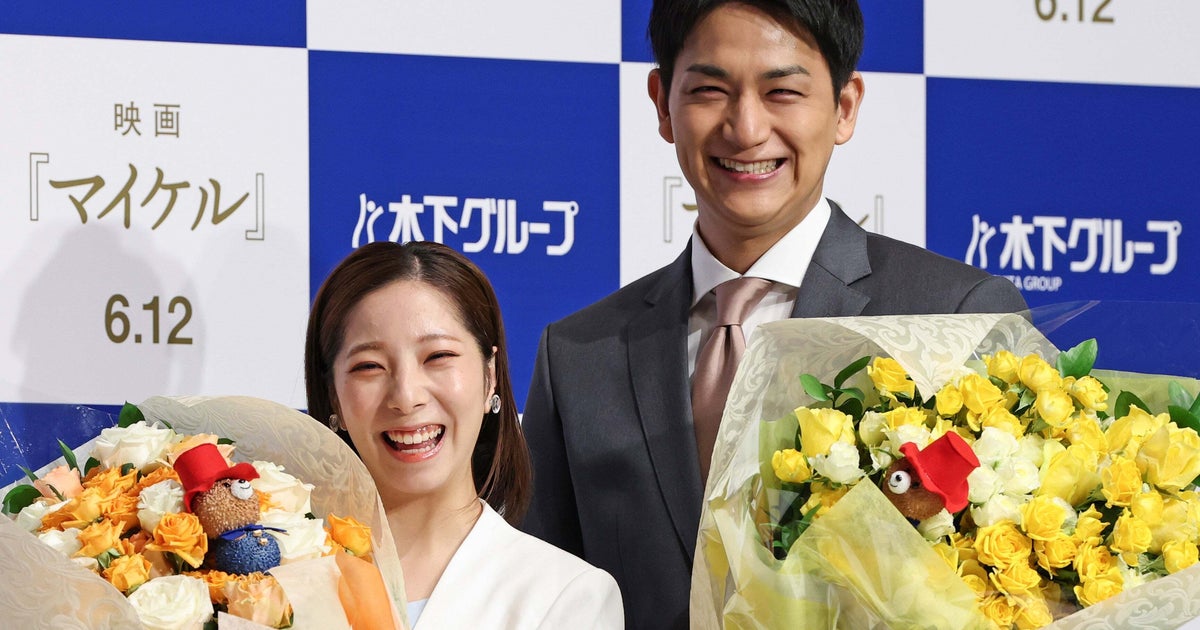 「りくりゅうペアらしい」三浦璃来・木原龍一がドジャースの始球式。素敵な"3ショット"にも注目「すっごい嬉しそう」