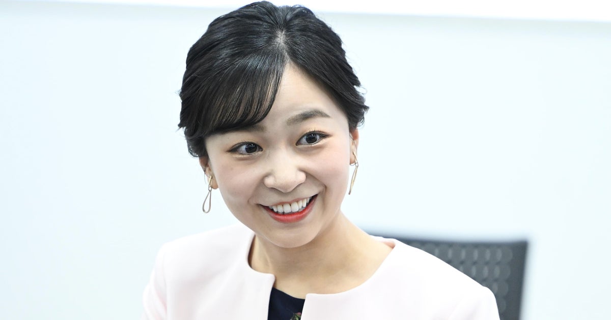 佳子さまの白×ターコイズブルーのコーデが素敵。「統一感が爽やか」「初夏にぴったり」と話題