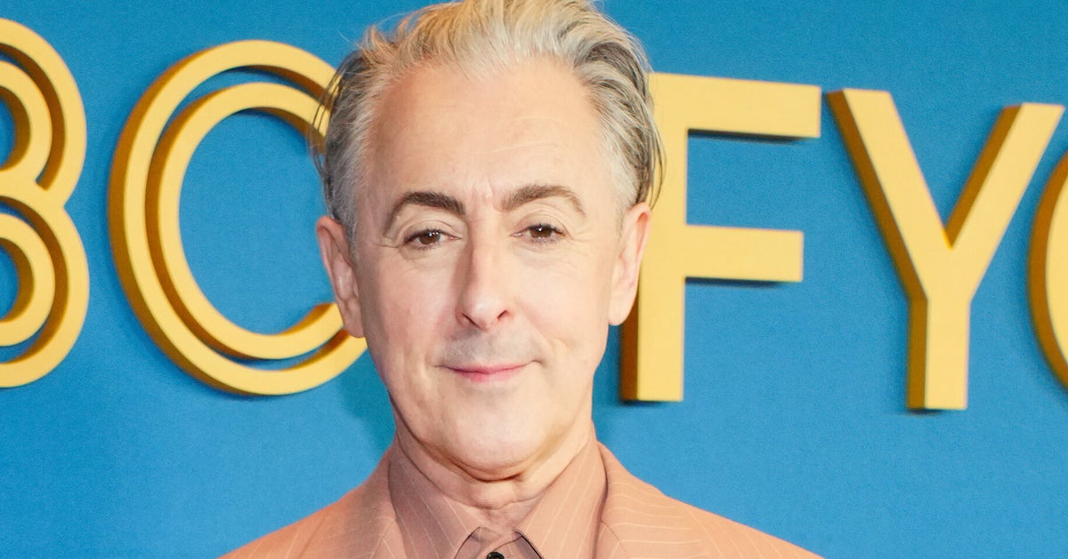 Alan Cumming Says Donald Trump’s America Is A ‘Fascist Country’ Alan Cumming Says Donald Trump’s America Is A ‘Fascist Country’