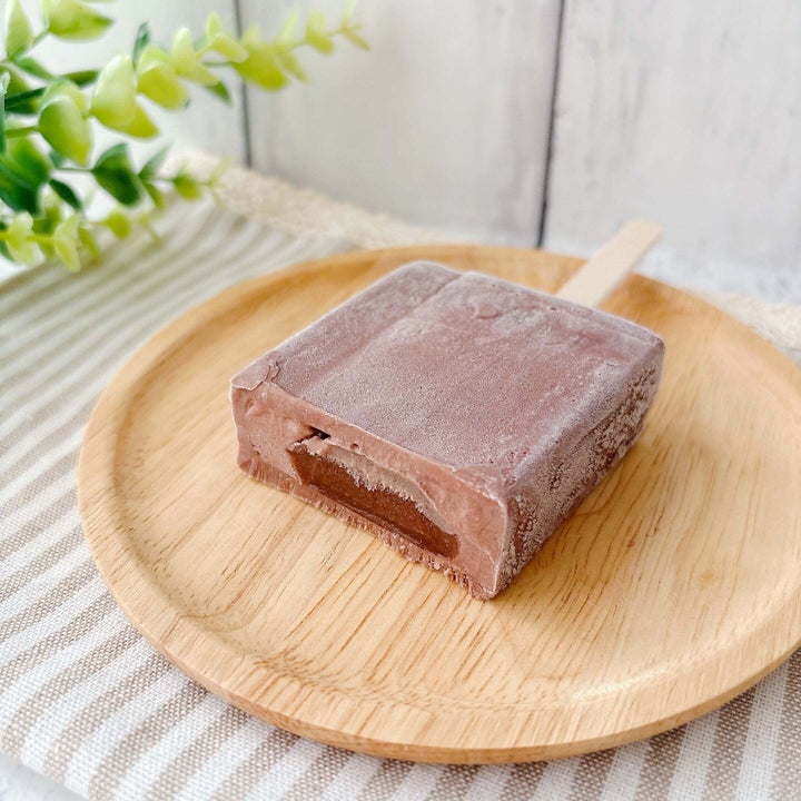 ファミマ限定「赤城乳業 チョコもちっと」