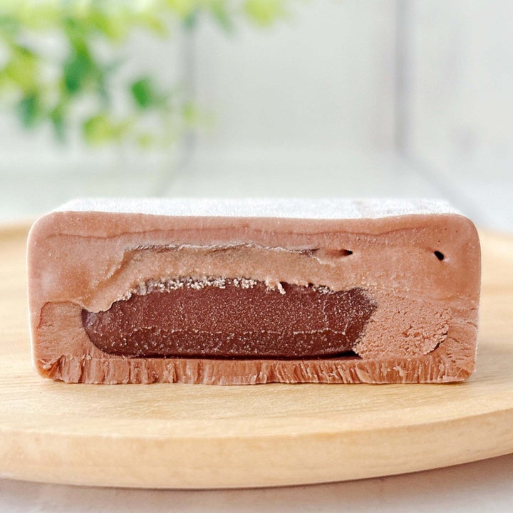 ファミマ限定「赤城乳業 チョコもちっと」