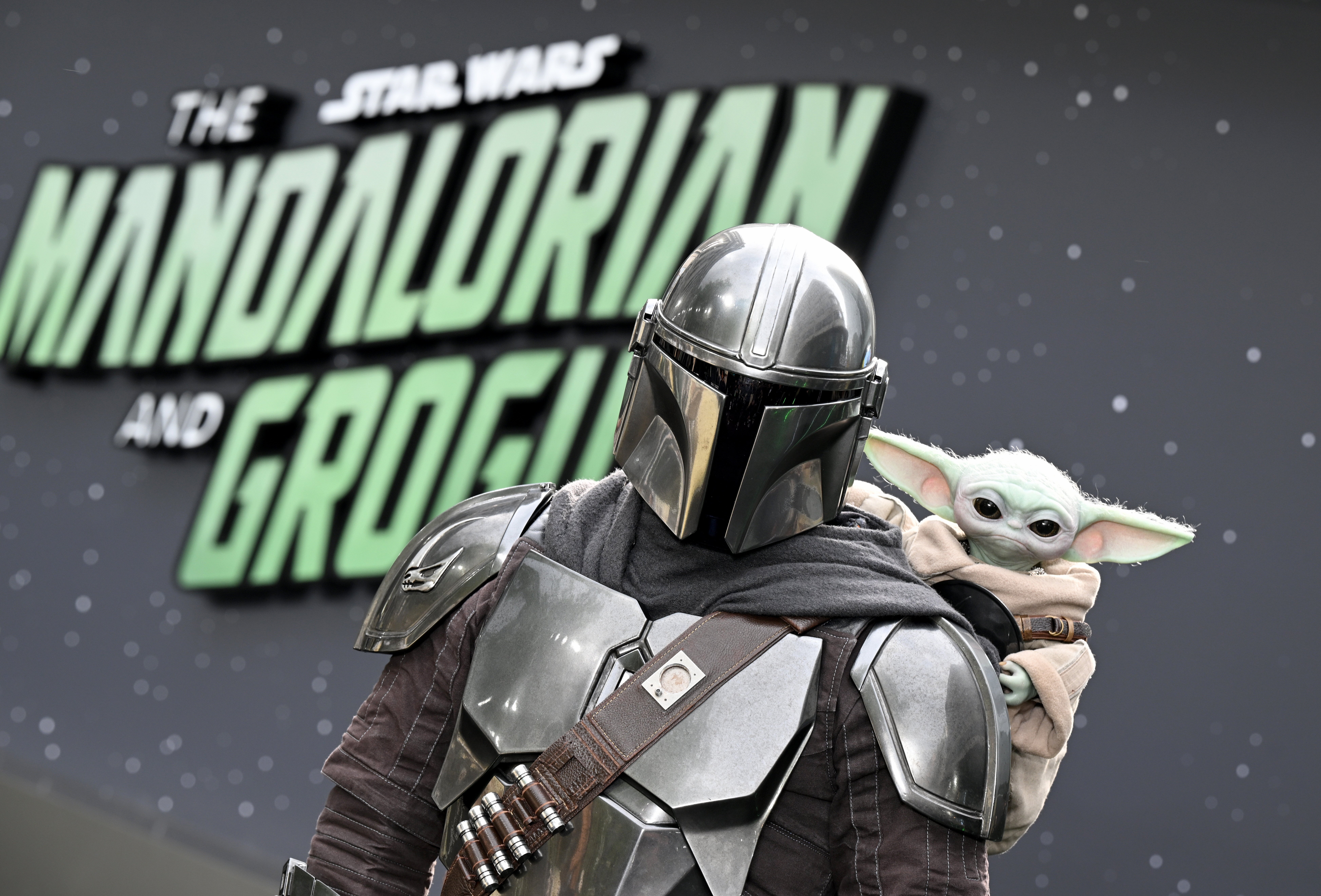 「スター・ウォーズ」最新作の韓国版ポスターに「韓服めっちゃ良い」「羨ましすぎる！」の声。日本版と比べると？