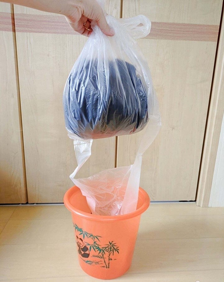 無印良品「再生ポリエチレン入り ごみ袋 持ち手付き」