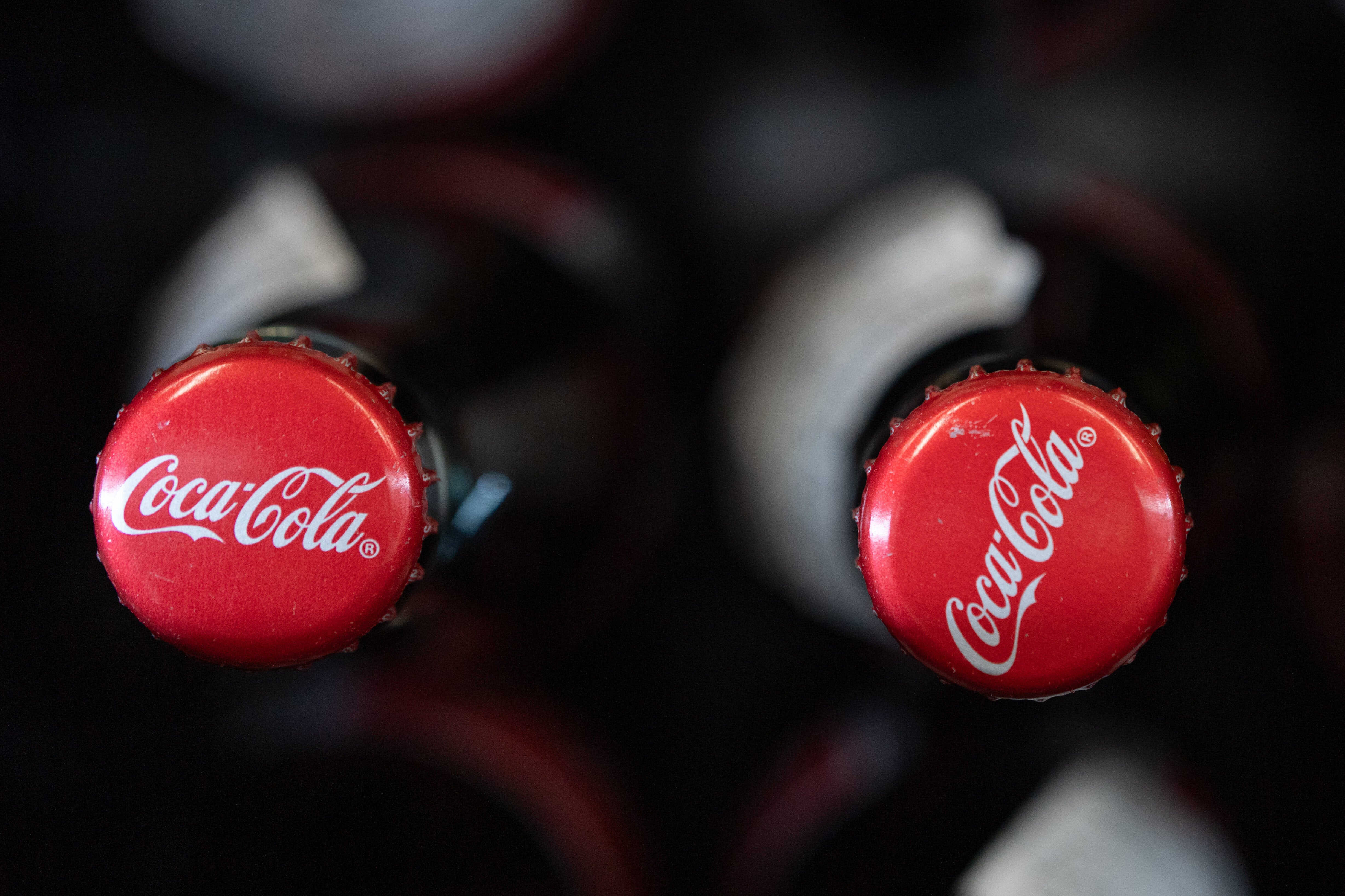 Experts Explain Why Cola Tastes Better In A Glass Bottle