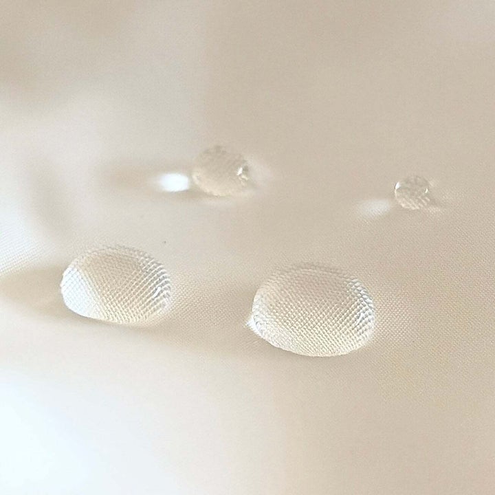 3COINS(スリーコインズ)「はっ水ミニショルダーバッグ」