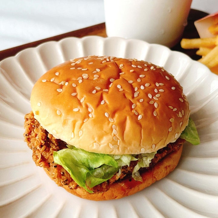 マクドナルド「名古屋名物 手羽先風黒胡椒ジューシーチキン」