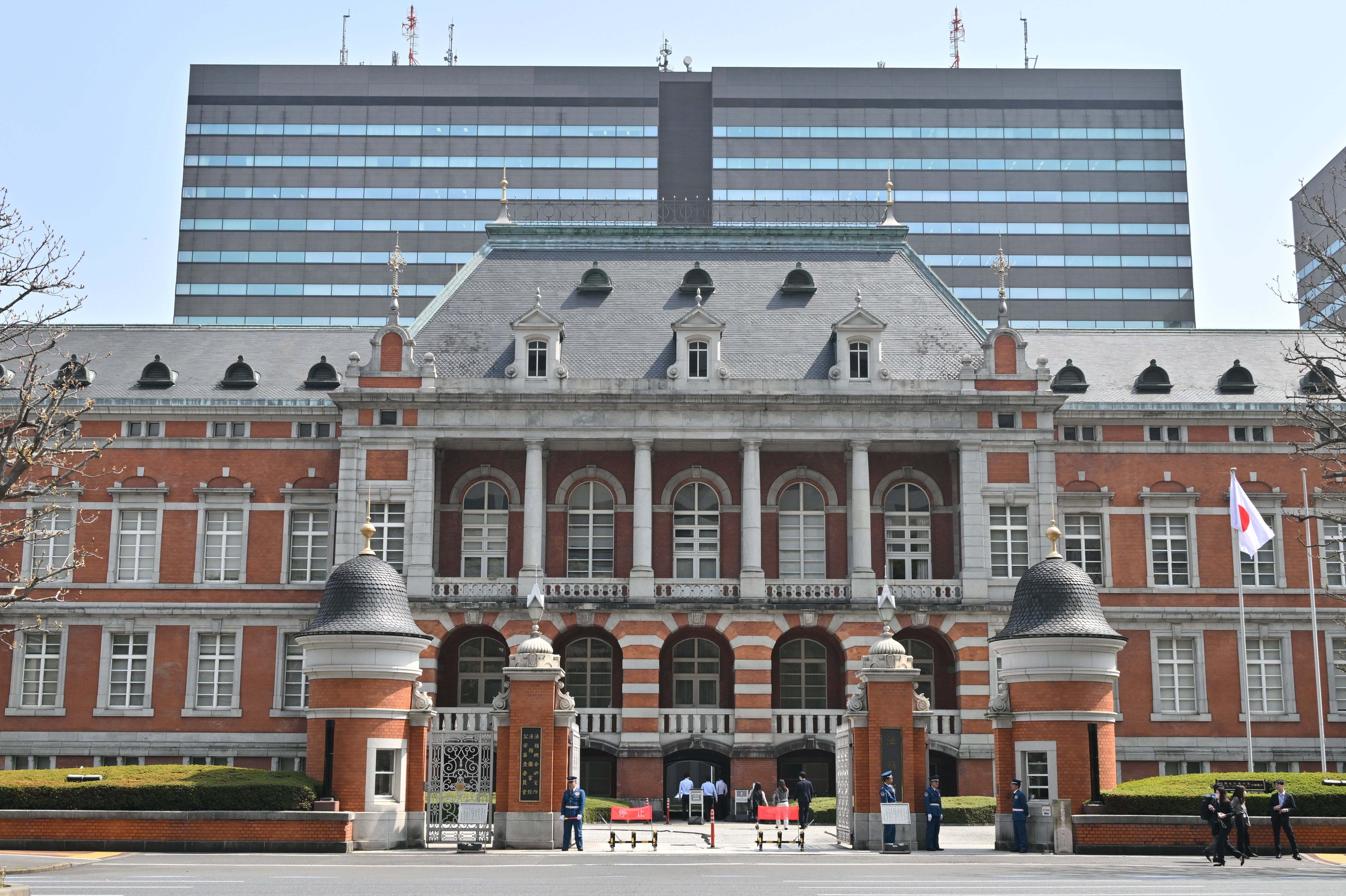 飼い主のいない保護犬が、受刑者と一緒に暮らす。刑務所の「保護犬育成プログラム」に「これは応援したい」の声