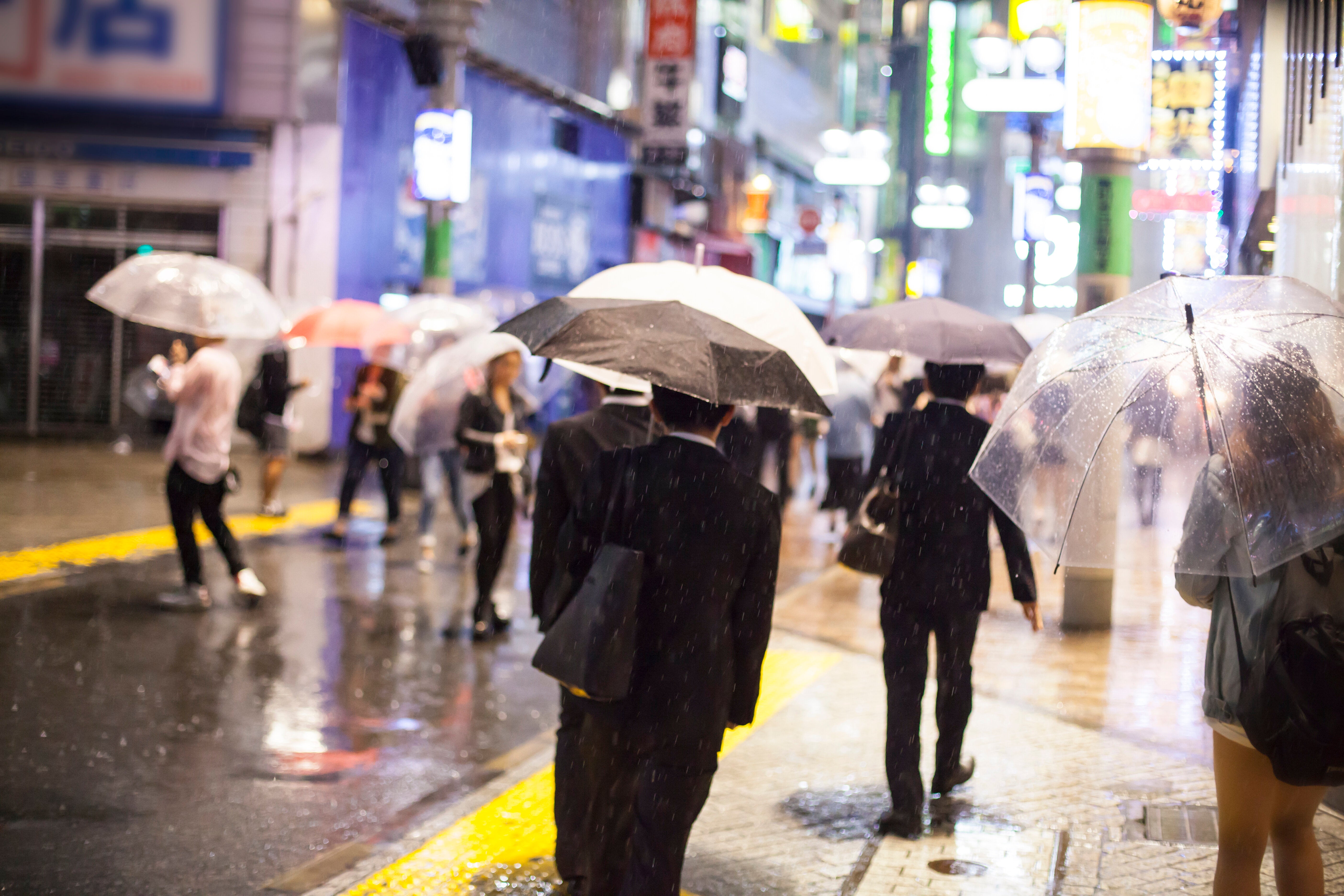 降水量100ミリってどのくらい？警視庁の“例え”が「えぐい」「ゾッとする」【台風6号】