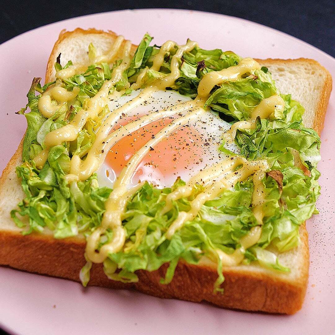 【朝からもりもり食べちゃった】タルタル、ハム、卵、キャベツ…ひと口でハマる、食パンのアレンジレシピ3選