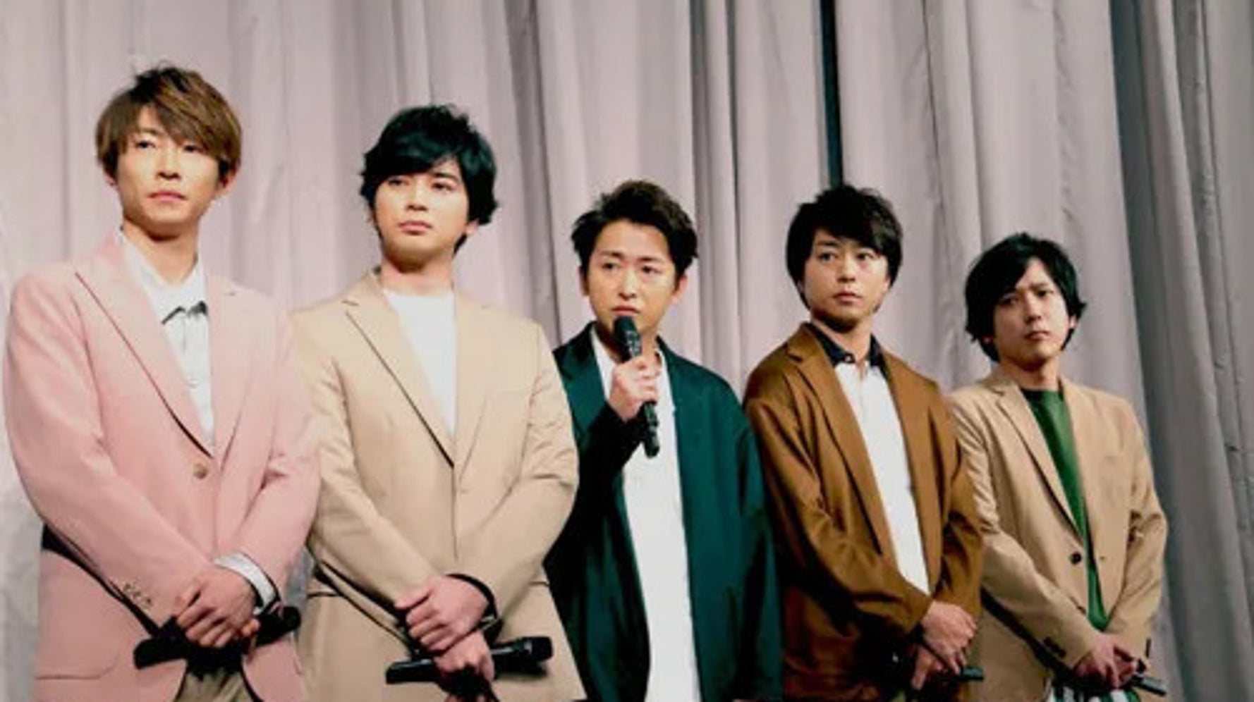 嵐のファースト写真集、“2002年”の貴重カット16枚に「若い」と反響 