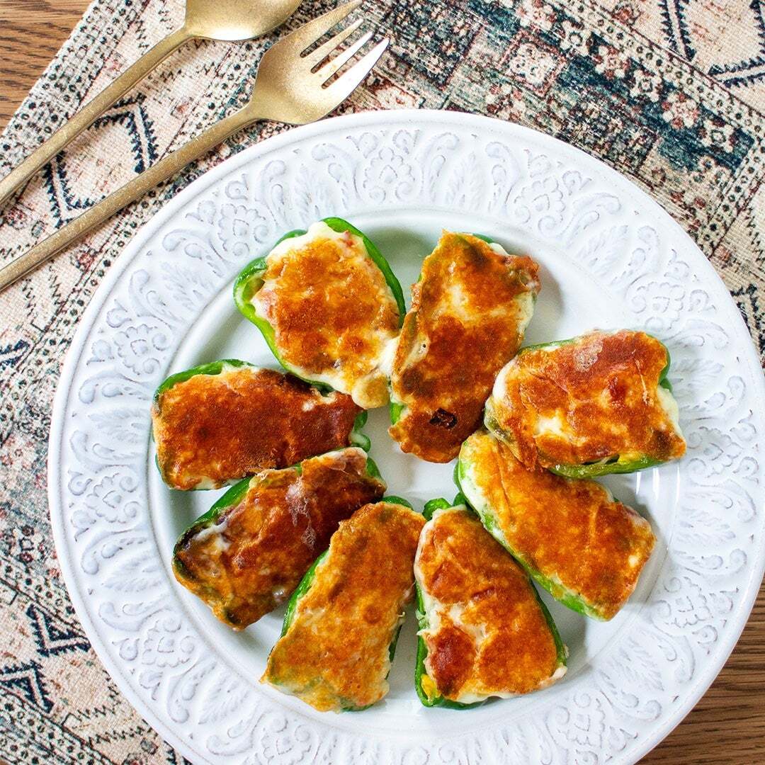 【ピーマンに詰めてみて】はんぺん、納豆チーズ、カレーライス！？ピーマンの人気レシピ3選＆種取り方法