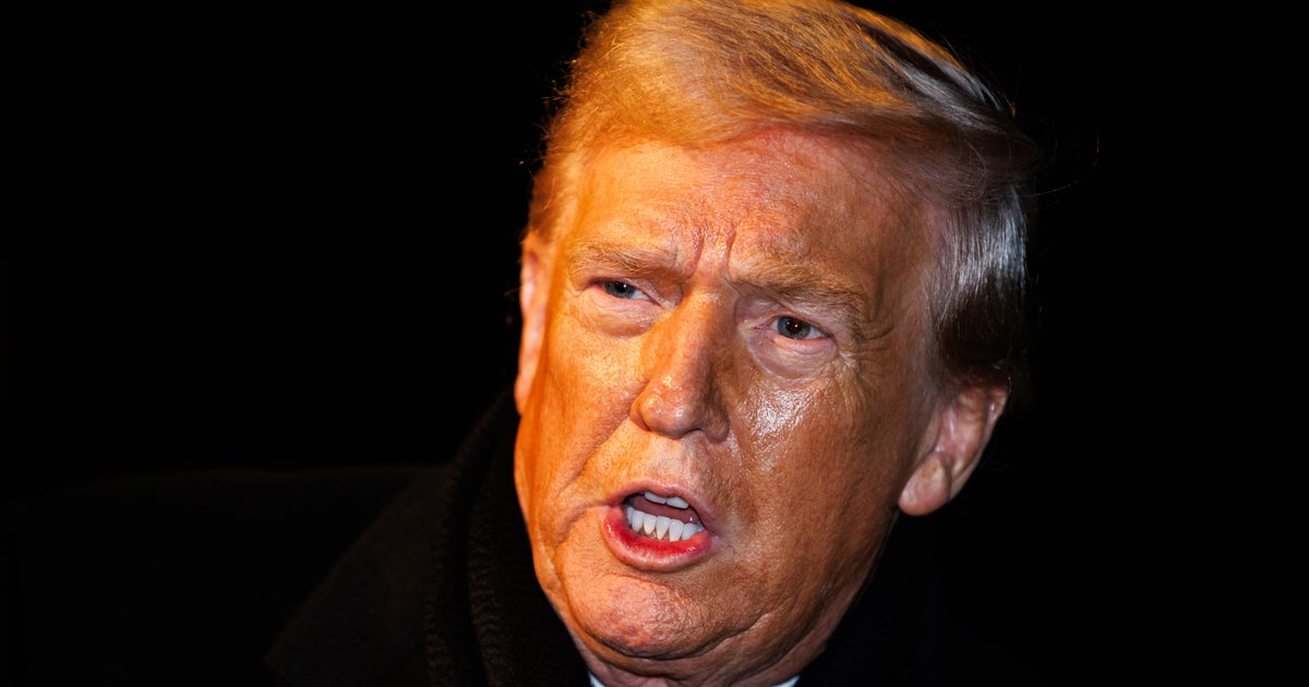 Trump Posts 3 Strange Images In A Single Minute Just Before Midnight