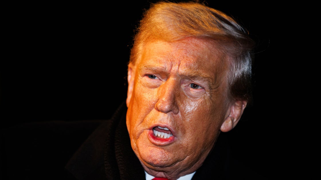 Trump Posts 3 Strange Images In A Single Minute Just Before Midnight