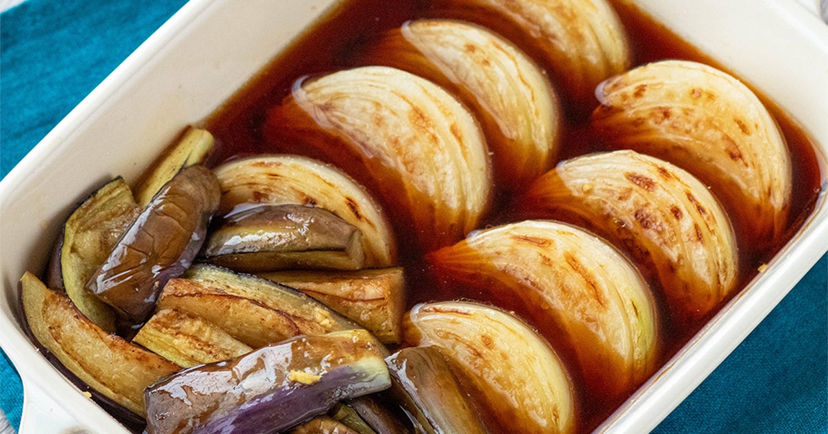 新玉ねぎとなすのおいしい食べ方、見つけてしまった。焼いて漬けるだけで冷蔵庫に常備したい副菜になった