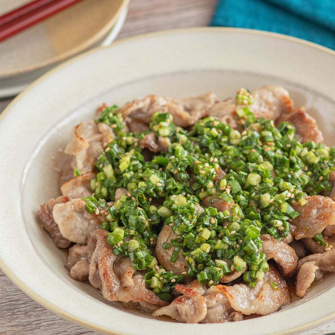 【豚こま肉、ねぎたっぷりのたれを合わせて】モリモリ食べて元気をチャージ！豚こま肉の人気レシピ3選