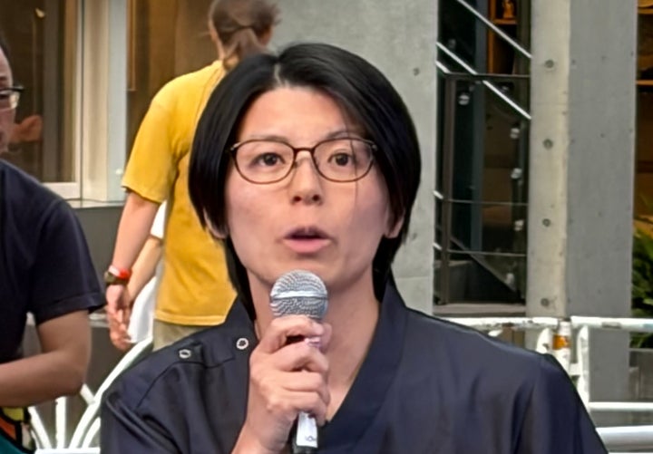 バイセクシュアルでXジェンダーの医師。2021年に、医師5名で一般社団法人にじいろドクターズを設立した