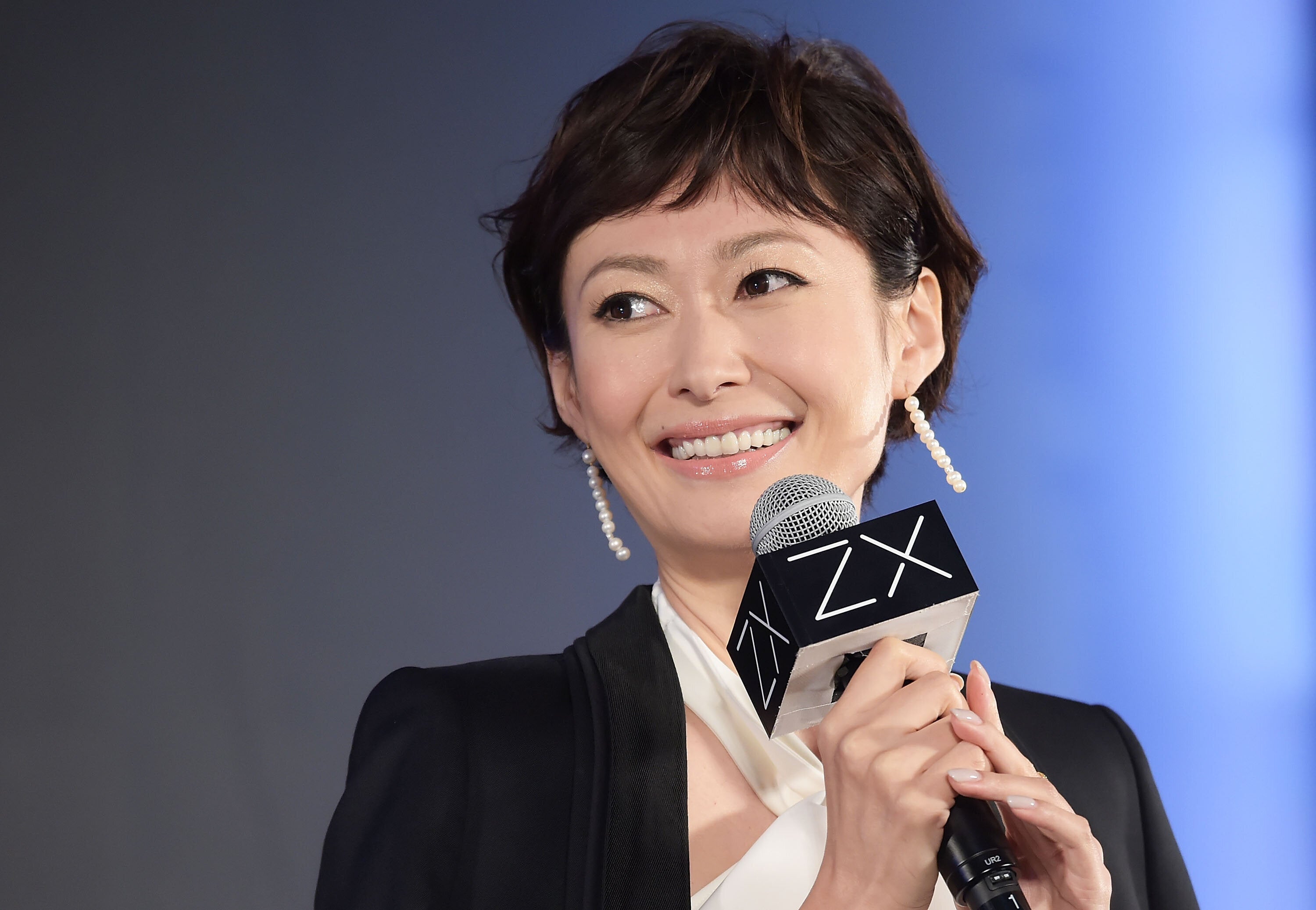 田丸麻紀、白スウェットの休日コーデで「かっぱ寿司」へ⇨「スタイリッシュ」「どこのブランド？」と注目