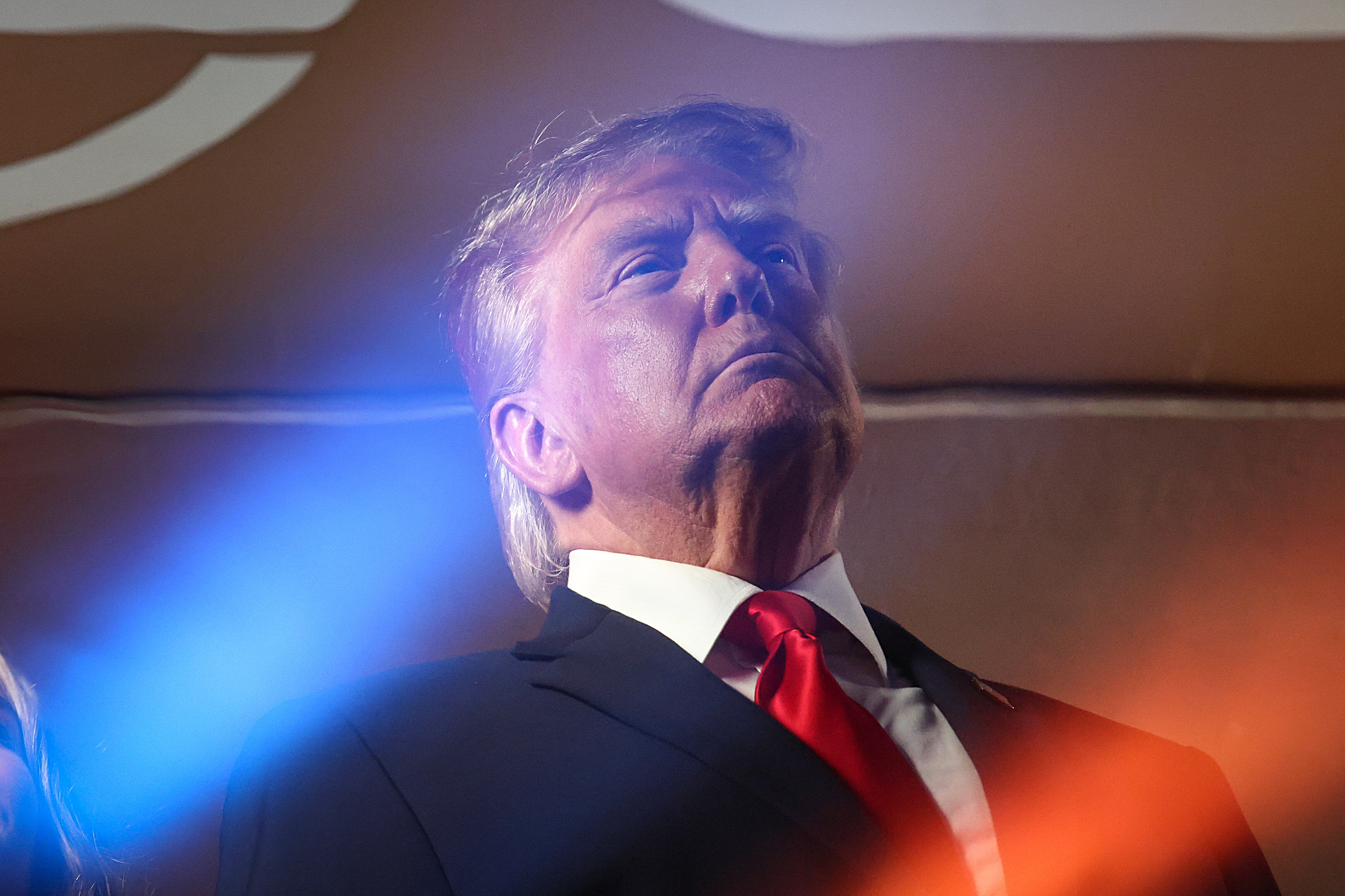 トランプ、NBAファイナル観戦中に大ブーイングを浴びる。「最大級のブーイング」とスポーツキャスターも
