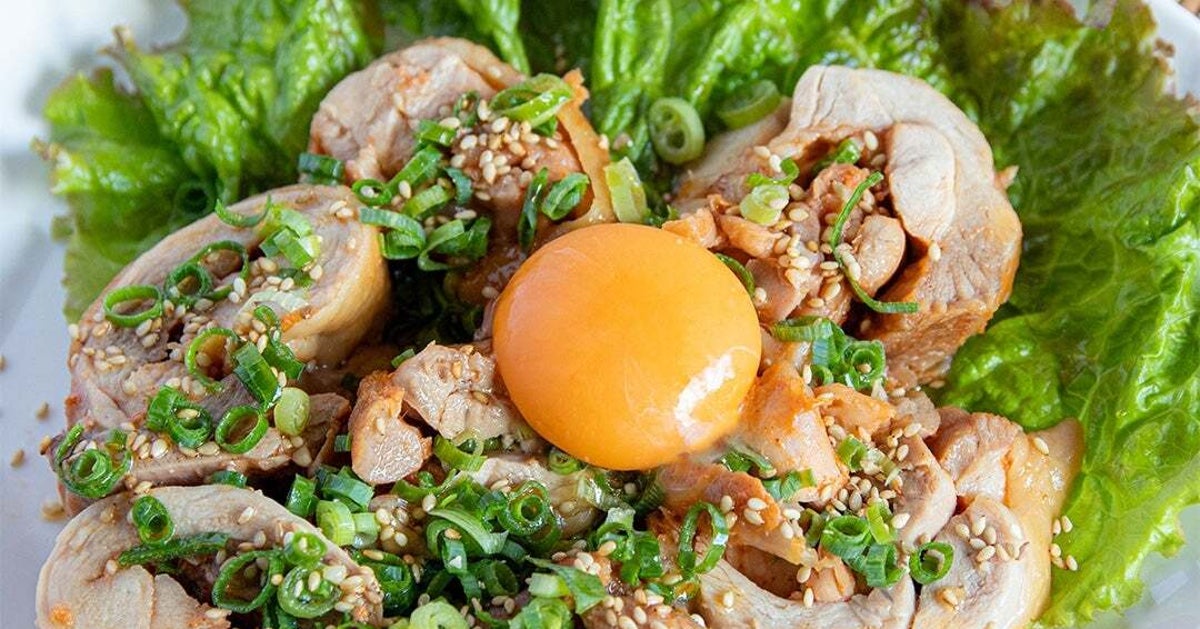 【鶏もも肉、電子レンジでOK】ご飯が進むおかずが簡単に完成！鶏もも肉の人気レシピ3選＆ベタベタの手をキレイにする方法