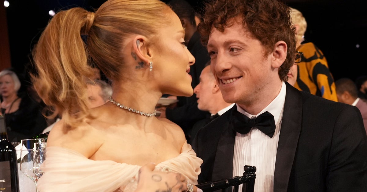 Ethan Slater Supports Ariana Grande Amid Split Claims | HuffPost UK ...