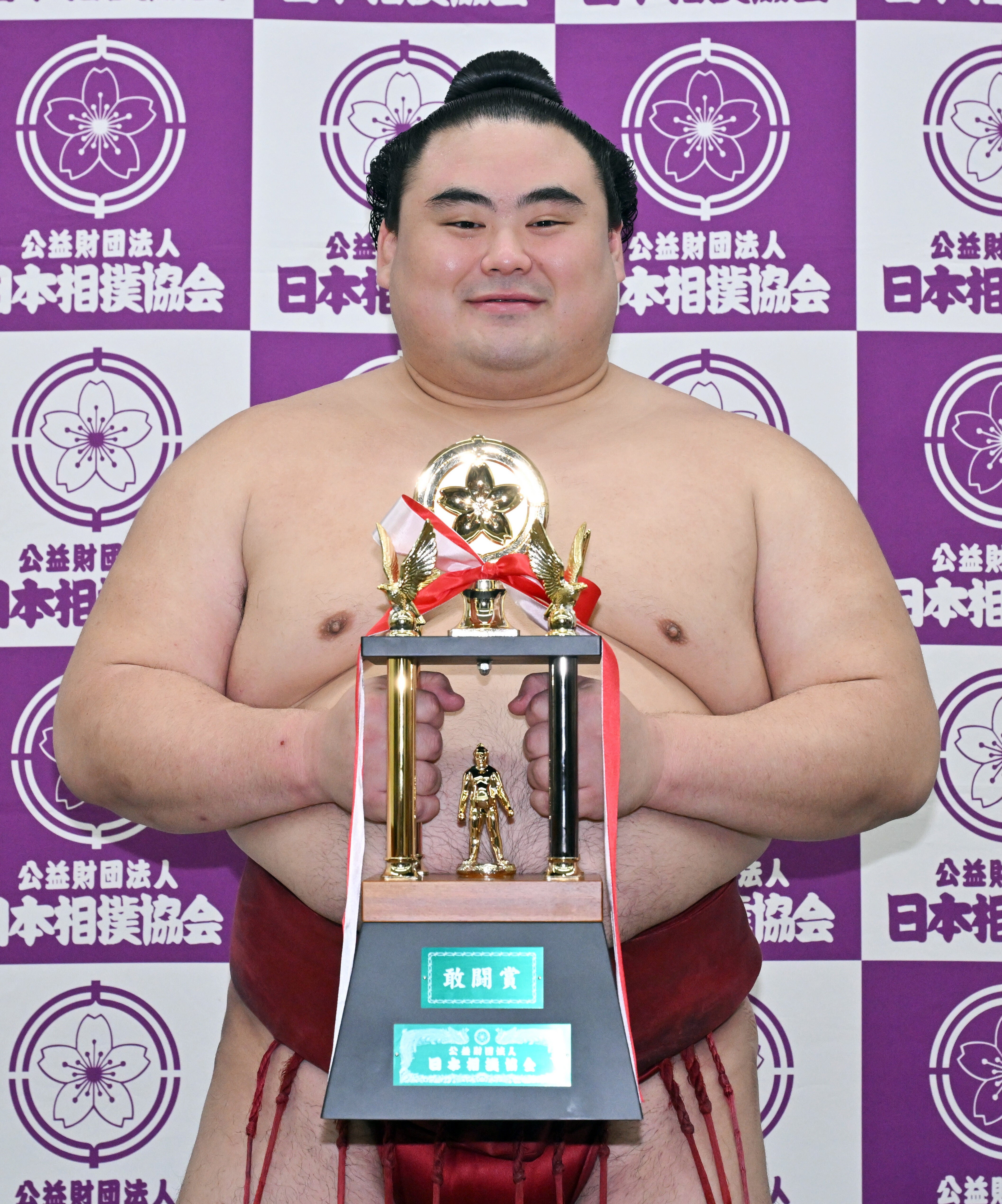 隆の勝、パリで“お目当てのクロワッサン”をゲット⇨満面の笑顔に「ポスターに使われそう」と大反響