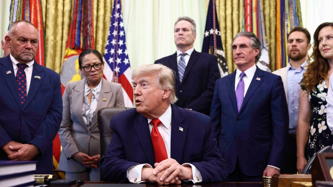 Trump Used This 1 Insult For A Group He's Obsessed With. Experts Say It's Telling.