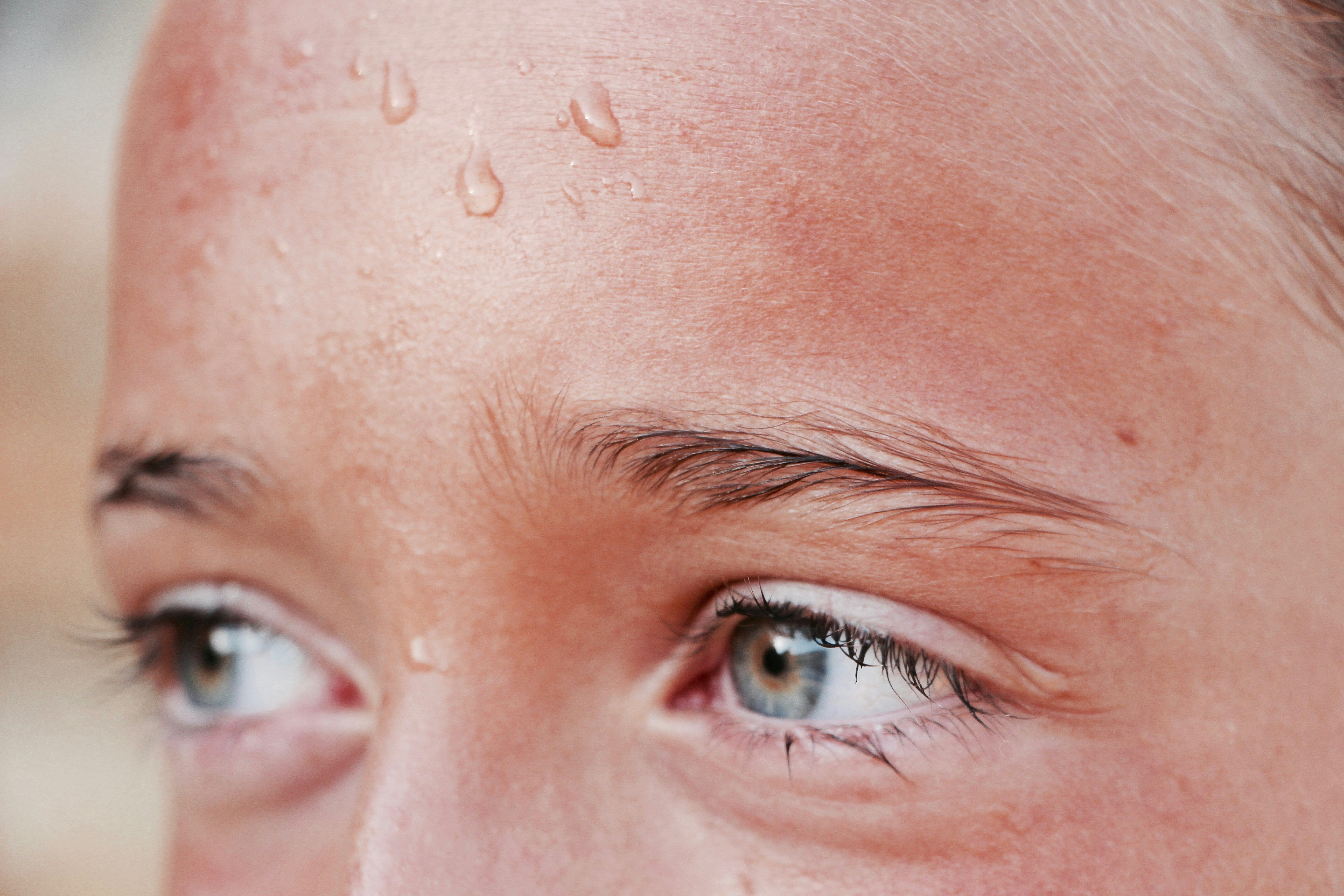 The UK's In For A Week Of Muggy Weather. Here's How To Sleep When It's Humid