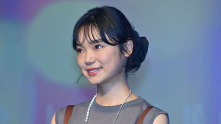 LE SSERAFIM宮脇咲良、編み物ブランドがセンス抜群すぎる。「天才