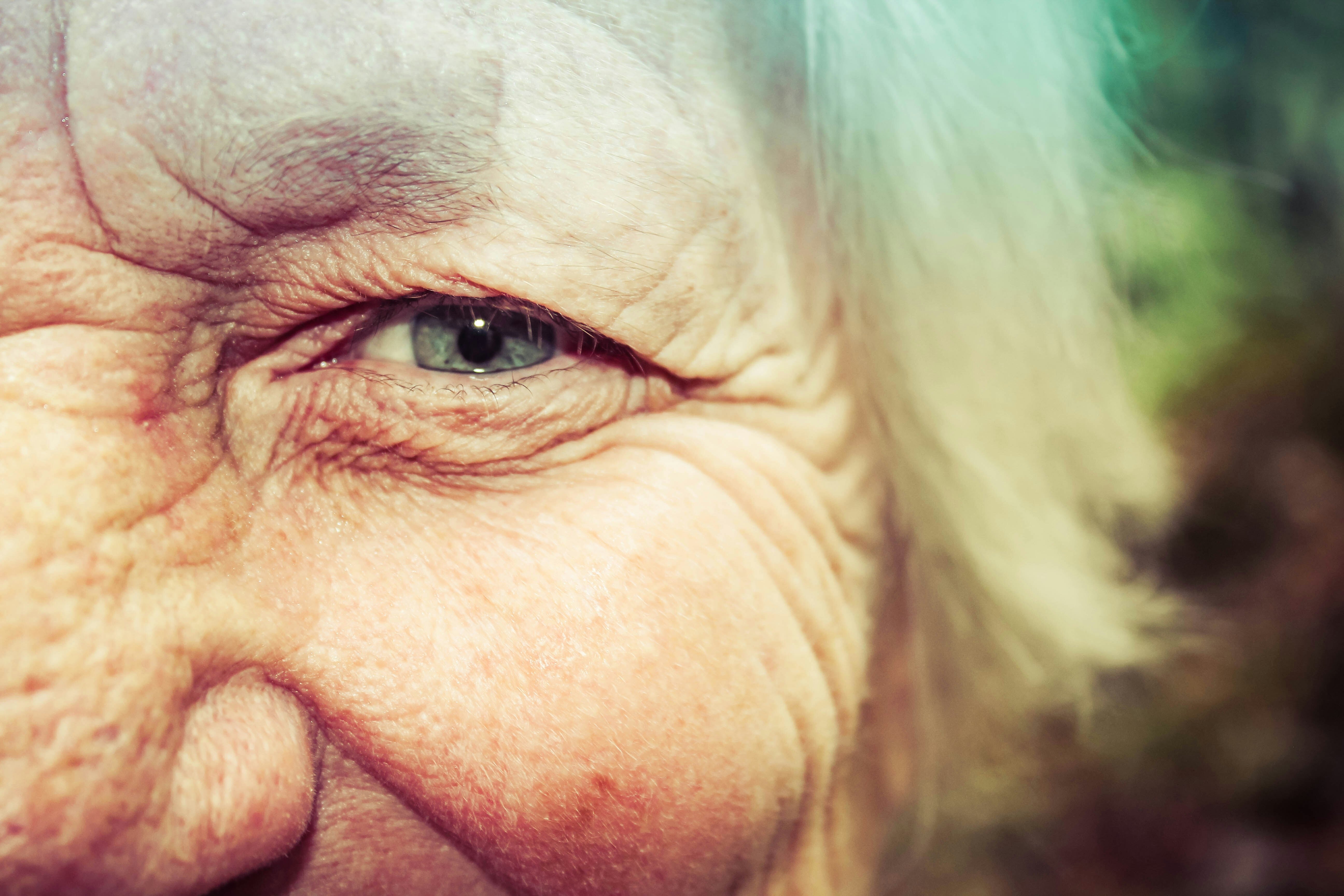 huffingtonpost.co.uk - Natasha Hinde - An Eye Test For Dementia? The Cheap, Routine Photo Predicting Alzheimer's Early