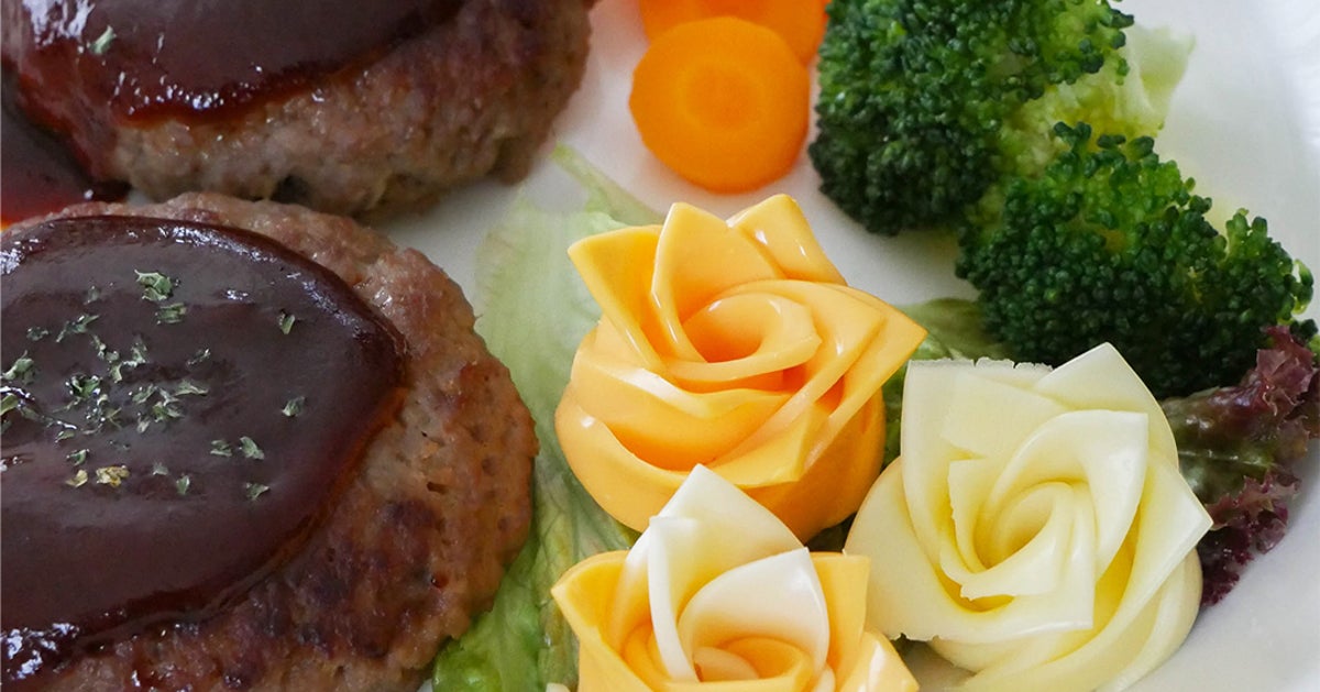【父の日】巻くだけで簡単！子どもと作れるスライスチーズの「黄色いバラ」でごちそうデコ