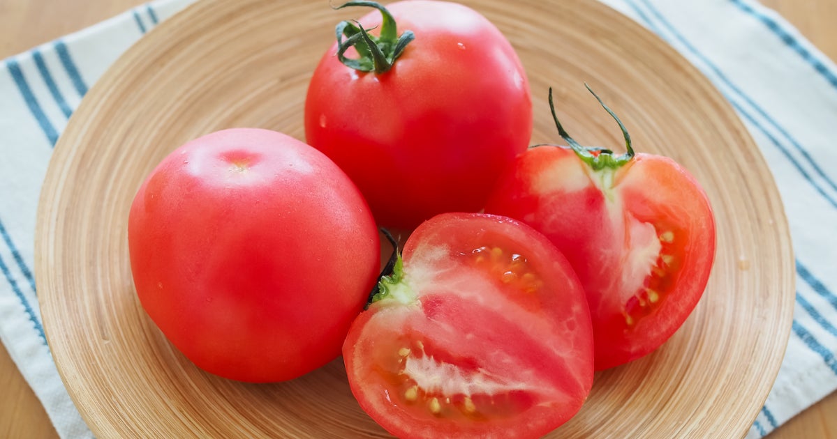 【冷凍トマト】まるで極上スイーツ…シャリっと夏に食べたい一品に「普通においしい」「ゴクリ」【簡単レシピ】