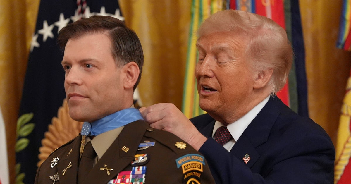 Trump Struggles To Drape Medal Of Honor On Serviceman — And The Critics Eat Him Alive