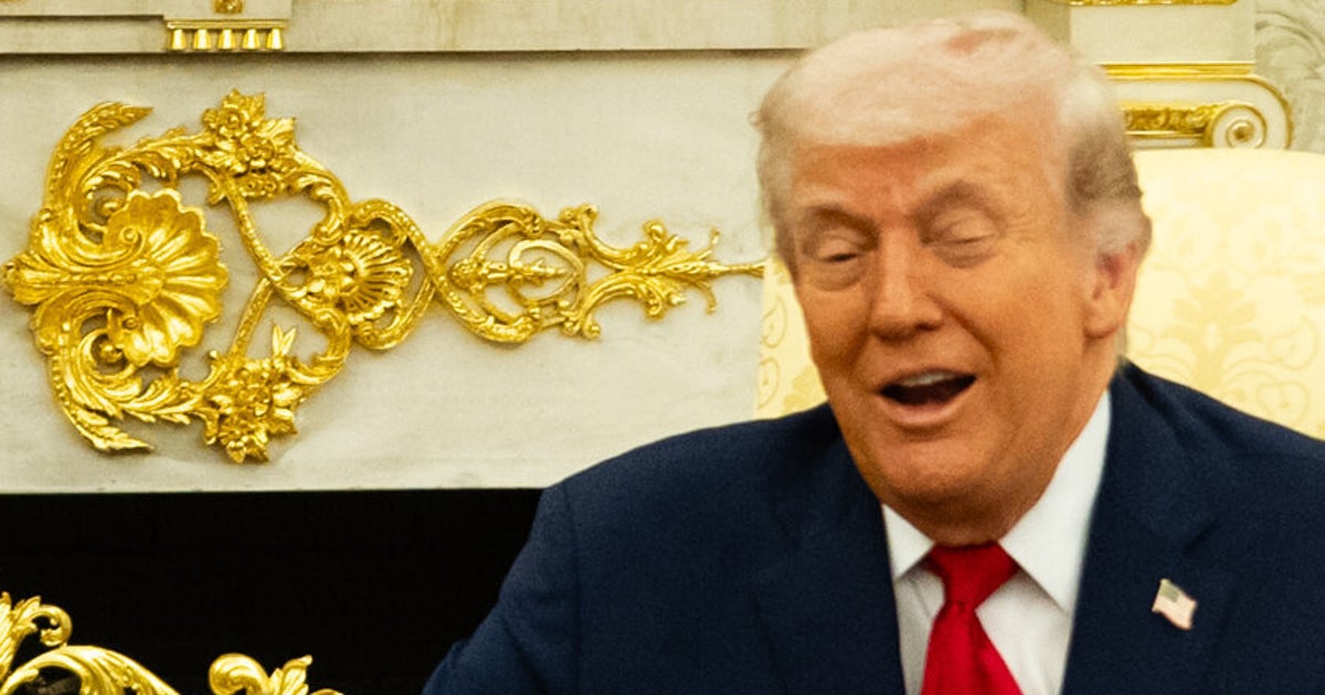 'Surprised No One': Trump's Weird Oval Office 'Super Glue' Moment Detailed In New Book