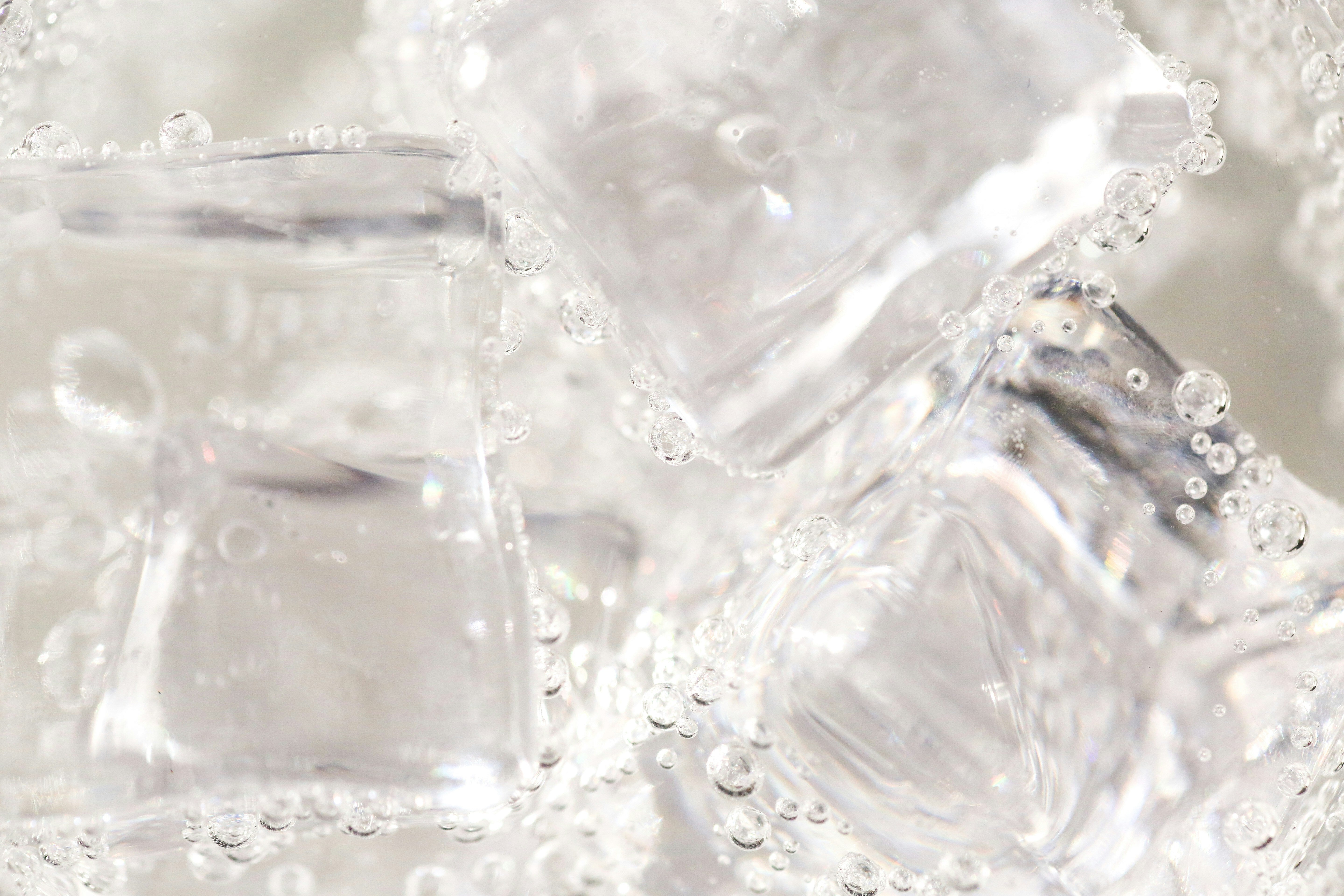 Why Your Home Freezer Will Never Make Ice As Good As A Restaurant