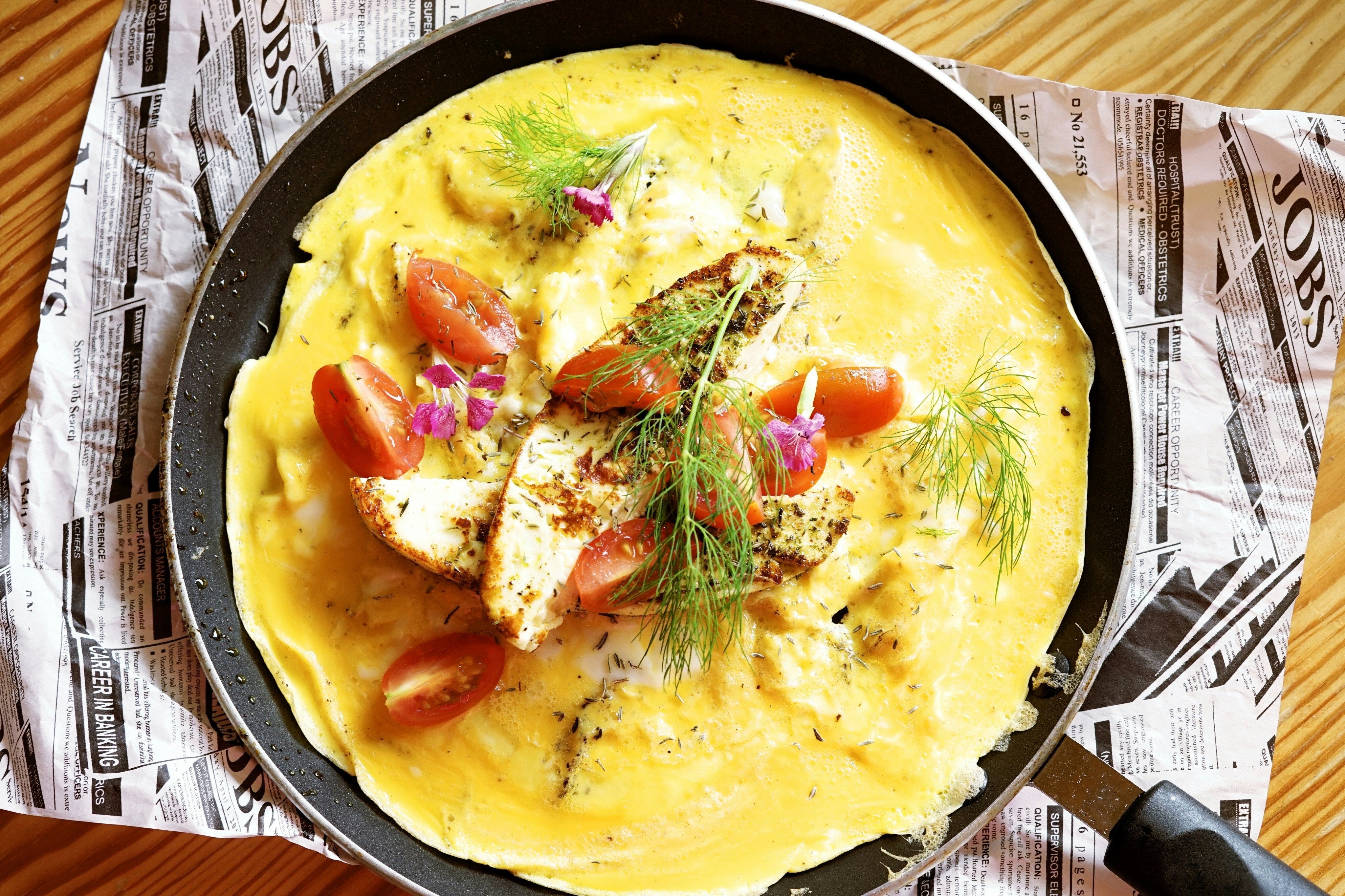 I Just Learned Why Omelettes Keep Sticking To My Pan, And There's An Easy Fix