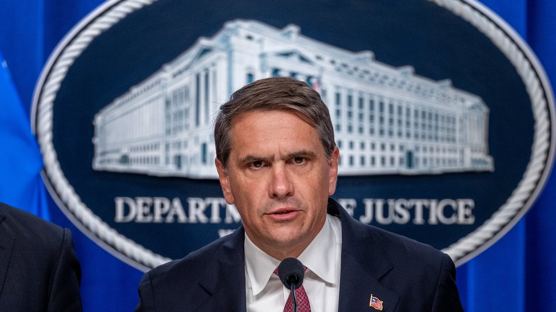 https://img.huffingtonpost.com/asset/6a3c36c11800001ad9da9374.jpeg?cache=r2D1UhJW9I&ops=500_281,scalefit_1200_630