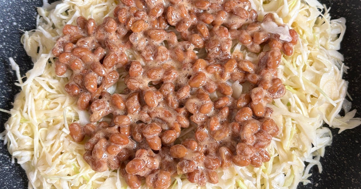 【お好み焼きにアレ入れたらハマった】外はカリッ、中はとろける！「納豆チーズお好み焼き」レシピ