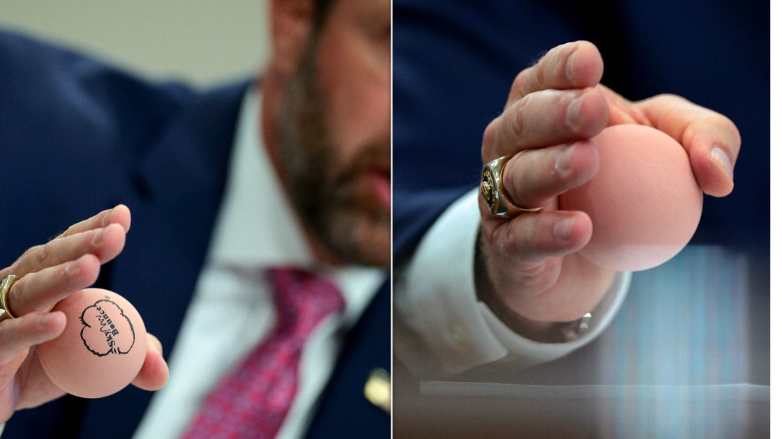 Markwayne Mullin beruhigt sich während einer hitzigen Aussage mit seinem ...