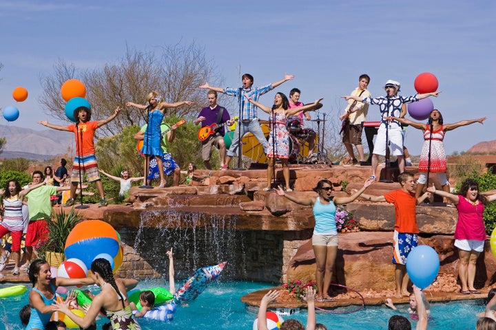(L-R) Corbin Bleu, Ashley Tisdale, Zac Efron, Vanessa Hudgens, Lucas Grabeel and Monique Coleman in "High School Musical 2."