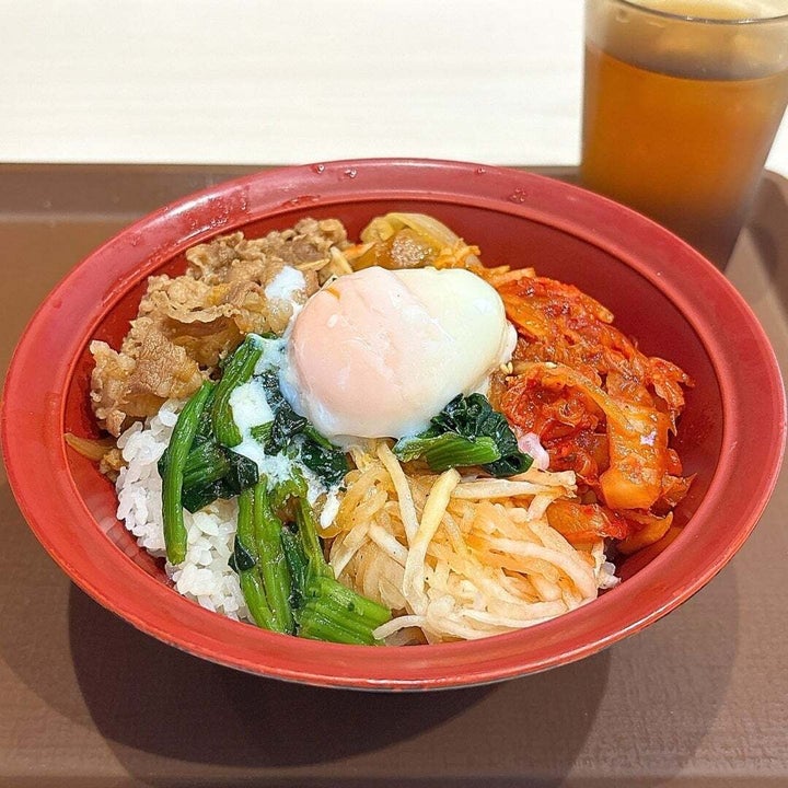 すき家「おんたまビビンバ牛丼」