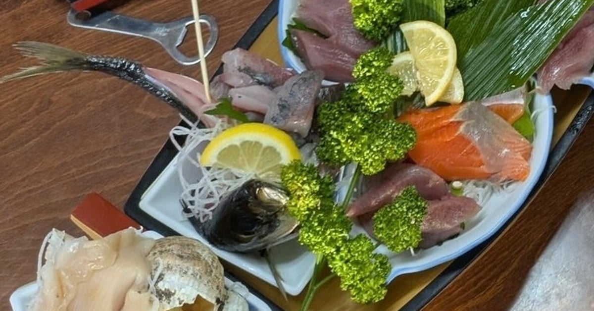 新潟・佐渡島の民宿に泊まると…“量がバグってる夕食”に「海鮮料理の饗宴」「圧巻すぎる」と反響
