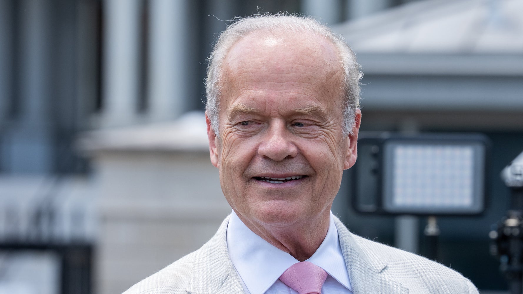 Kelsey Grammer Visited White House In His Super Trumpy Week, Bar None