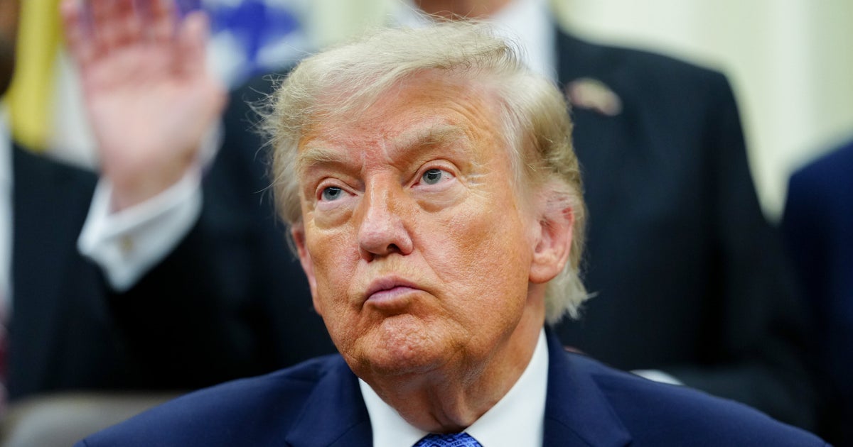 トランプ、若い時代の自分とオバマを比べる写真を投稿⇒「オバマ錯乱症候群」と揶揄される