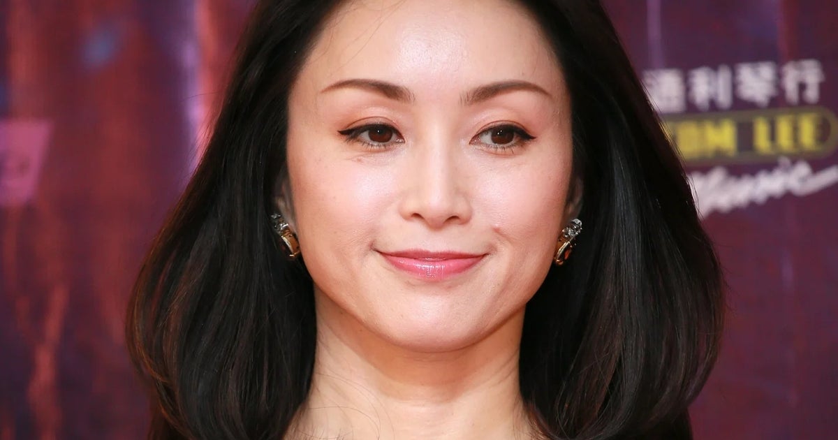 酒井法子、「ひとつ屋根の下」共演者との懐かし3ショットを公開。「胸熱」「また見れて感激」